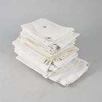 557526 Linen cloths